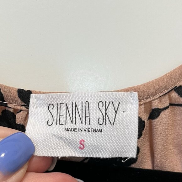 Smocked Women's Peplum Floral Bouse S - Picture 5 of 8